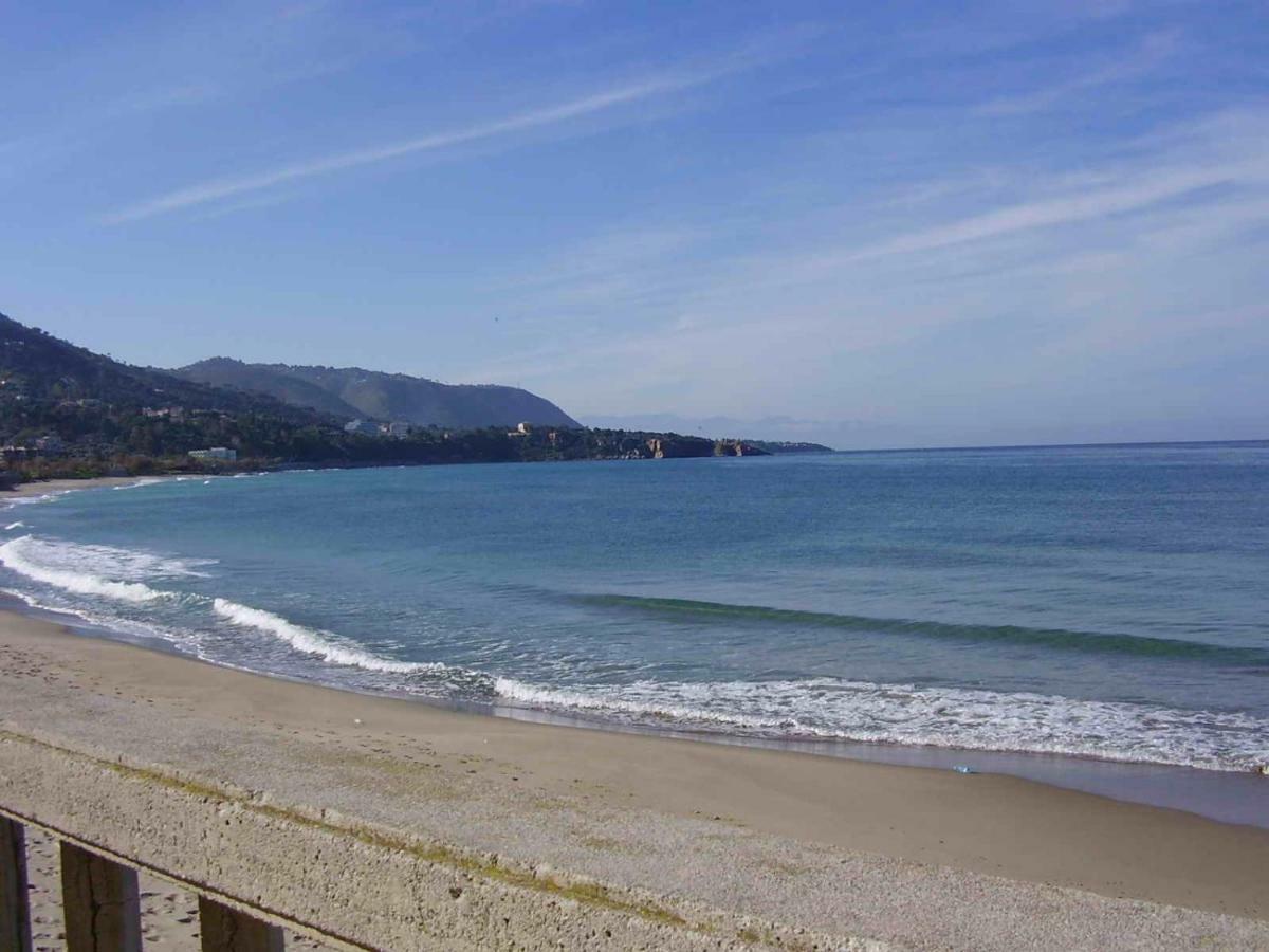 Green Villa Sand Beach Center Close Sea Veiw 체팔루 외부 사진